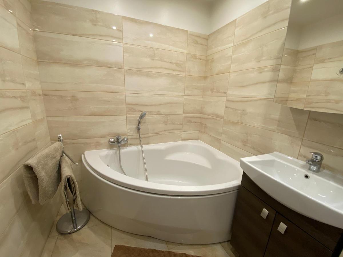 Apartment Siguldas 21 เลียปาญา ภายนอก รูปภาพ